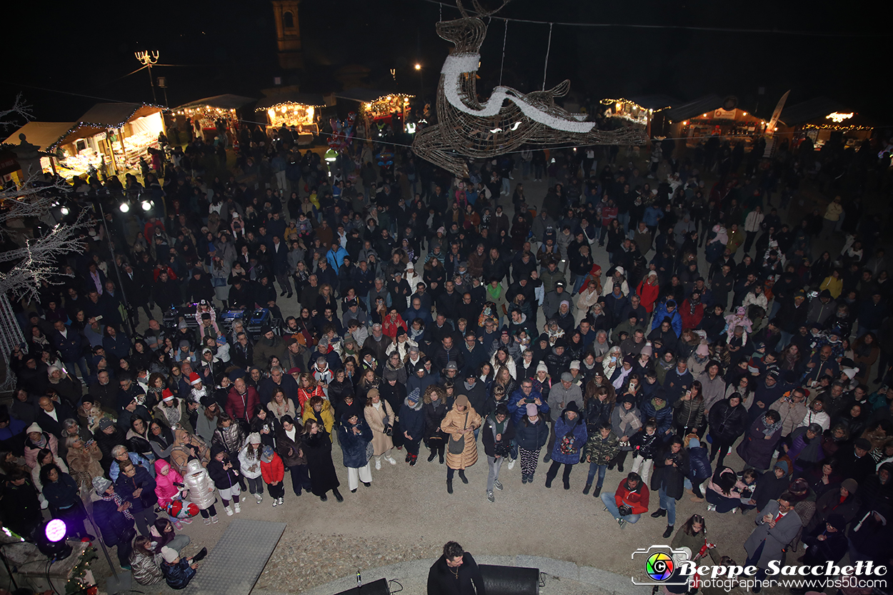 VBS_4424 -  Il Magico Paese di Natale 2024 - Spettacolo di Inaugurazione a Govone.jpg